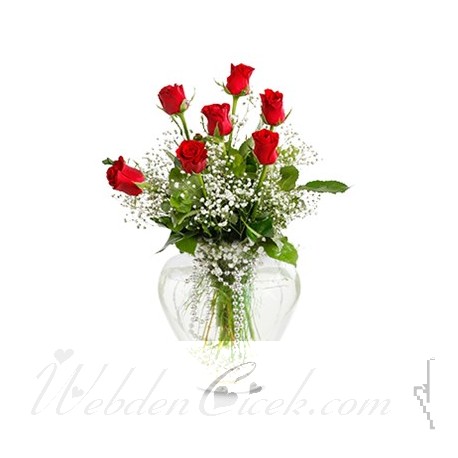 Kalp Vazoda 7 Kırmızı Gül